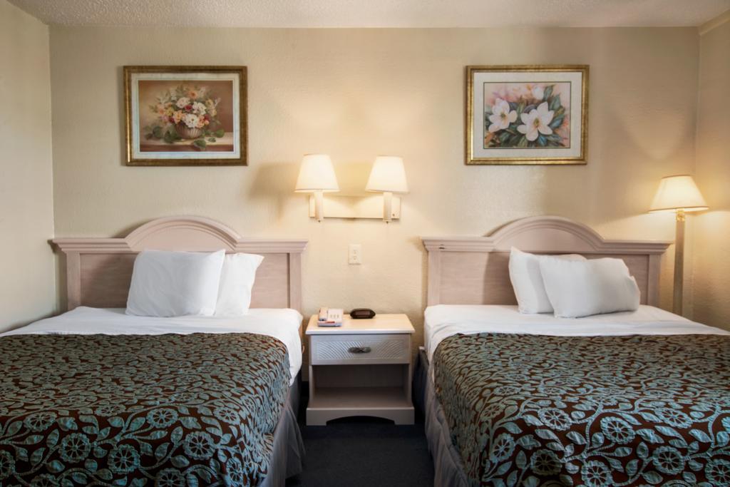 Days Inn Pensacola North Ferry Pass 外观 照片