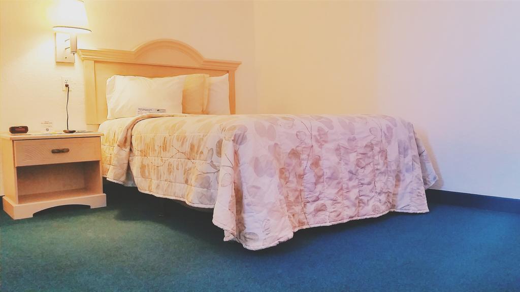 Days Inn Pensacola North Ferry Pass 外观 照片
